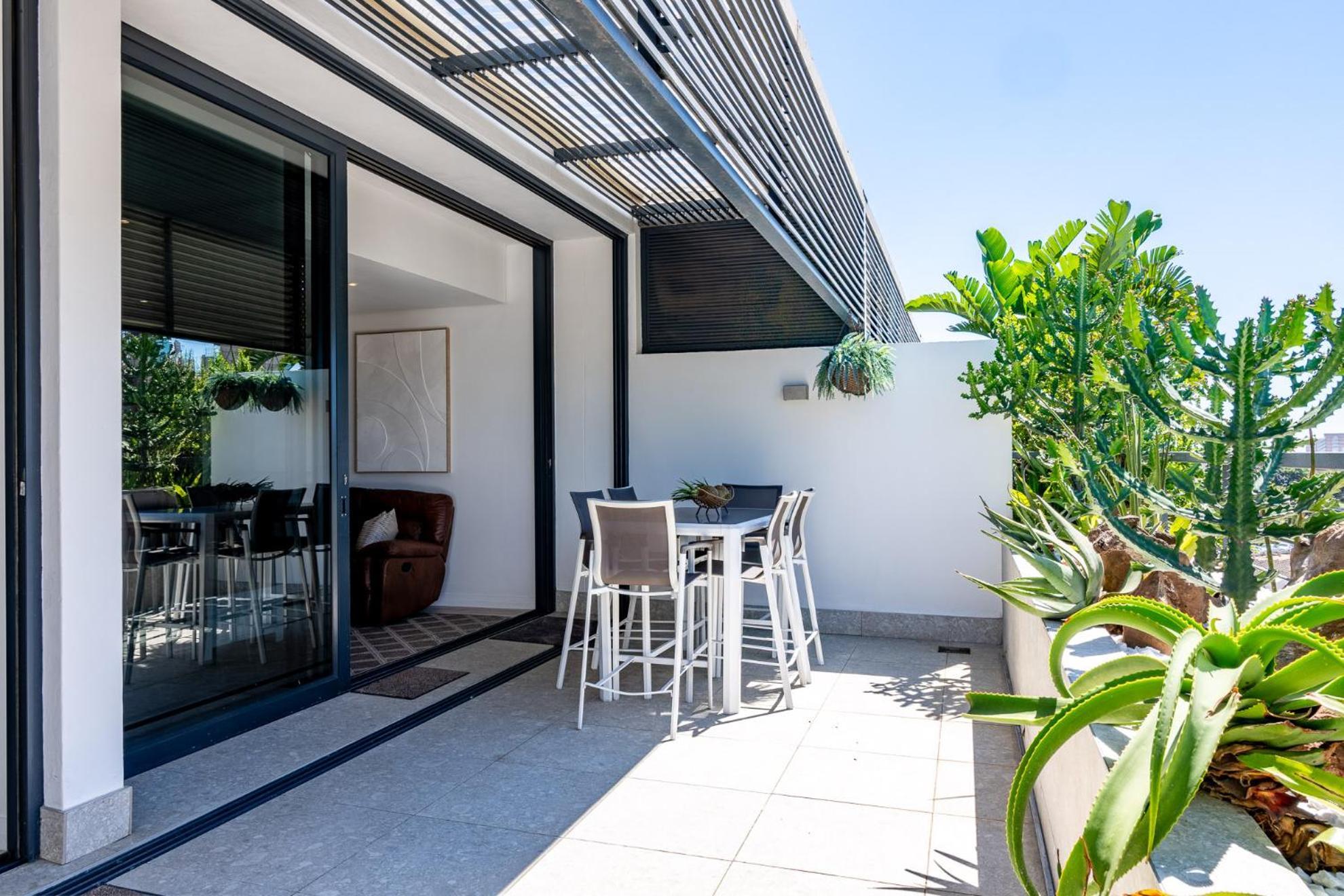 Stylish Penthouse Beacon Rock 321 With Inverter Apartment Durban